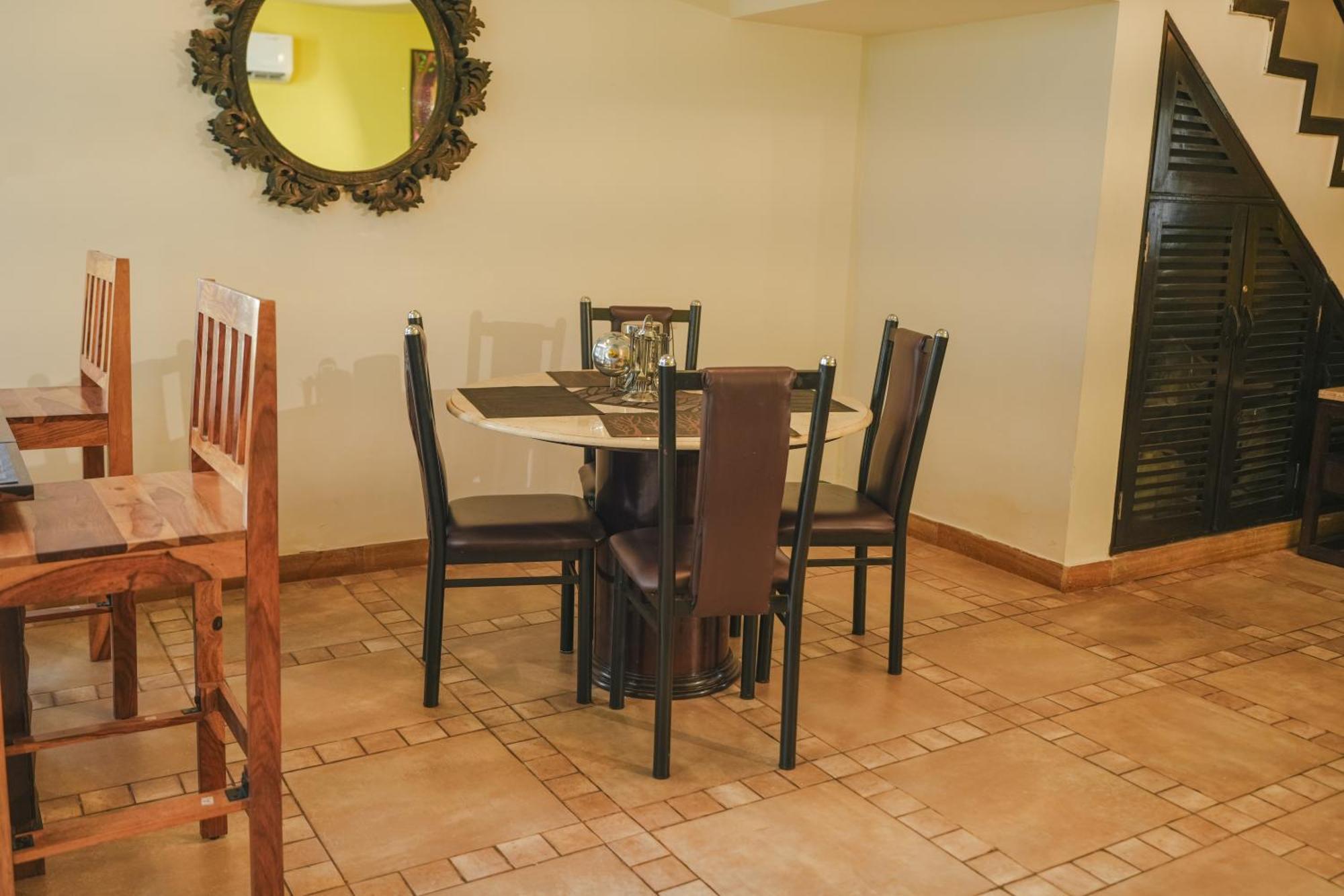 Villa M - Jia 3- 3Bhk In Candolim, Pool Facing, Near Beach, Breakfast Included 외부 사진