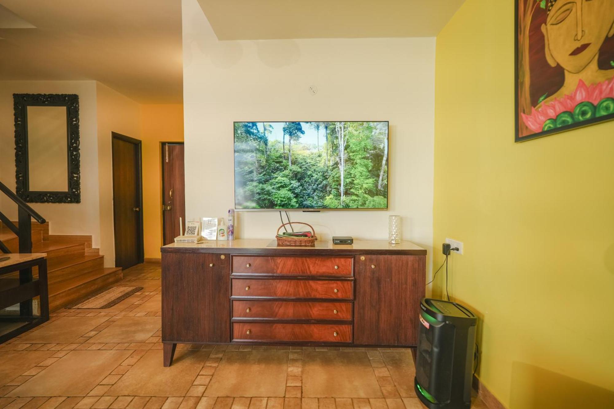 Villa M - Jia 3- 3Bhk In Candolim, Pool Facing, Near Beach, Breakfast Included 외부 사진